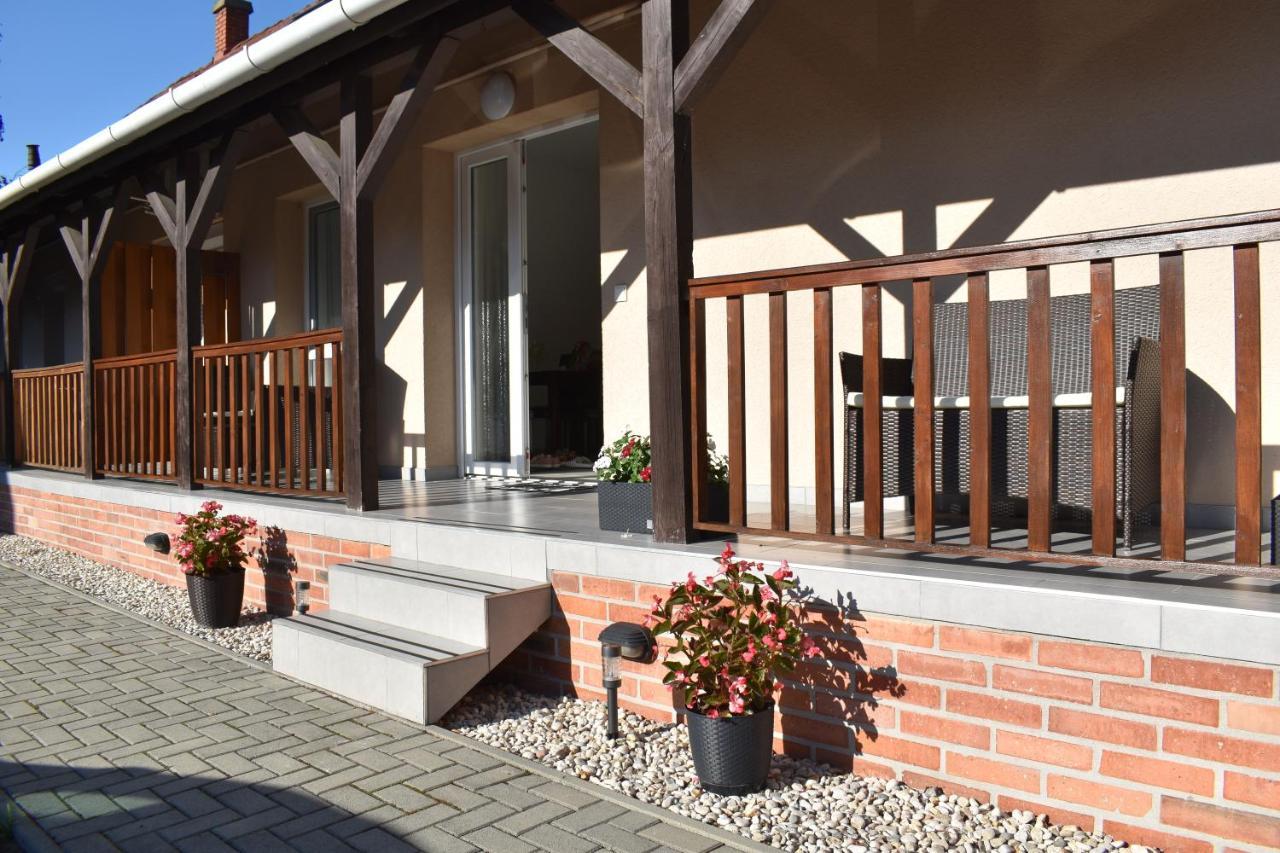 Livia Apartman Hévíz Exteriér fotografie